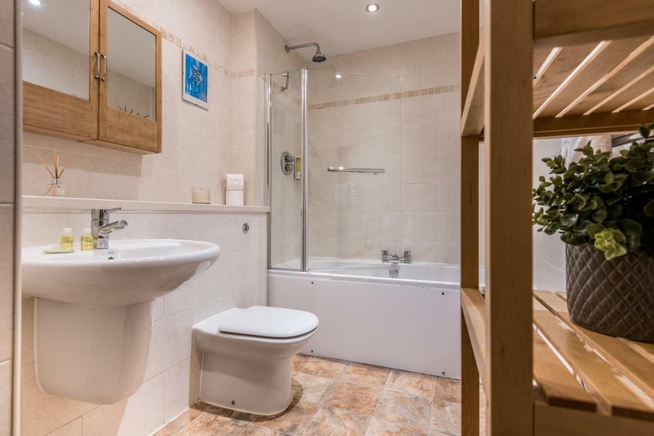 Host & Stay - York Place Apt Ливърпул Екстериор снимка